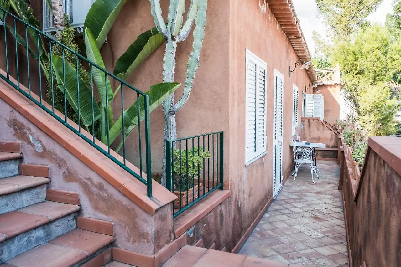 Hotel Villino Gallodoro Taormina 2*,  Italien