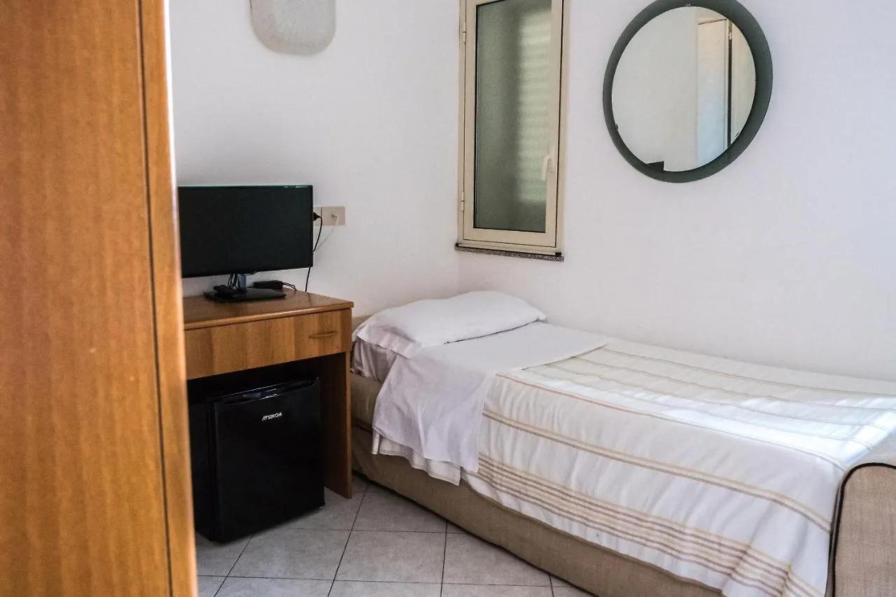Hotel Villino Gallodoro Taormina 2*,