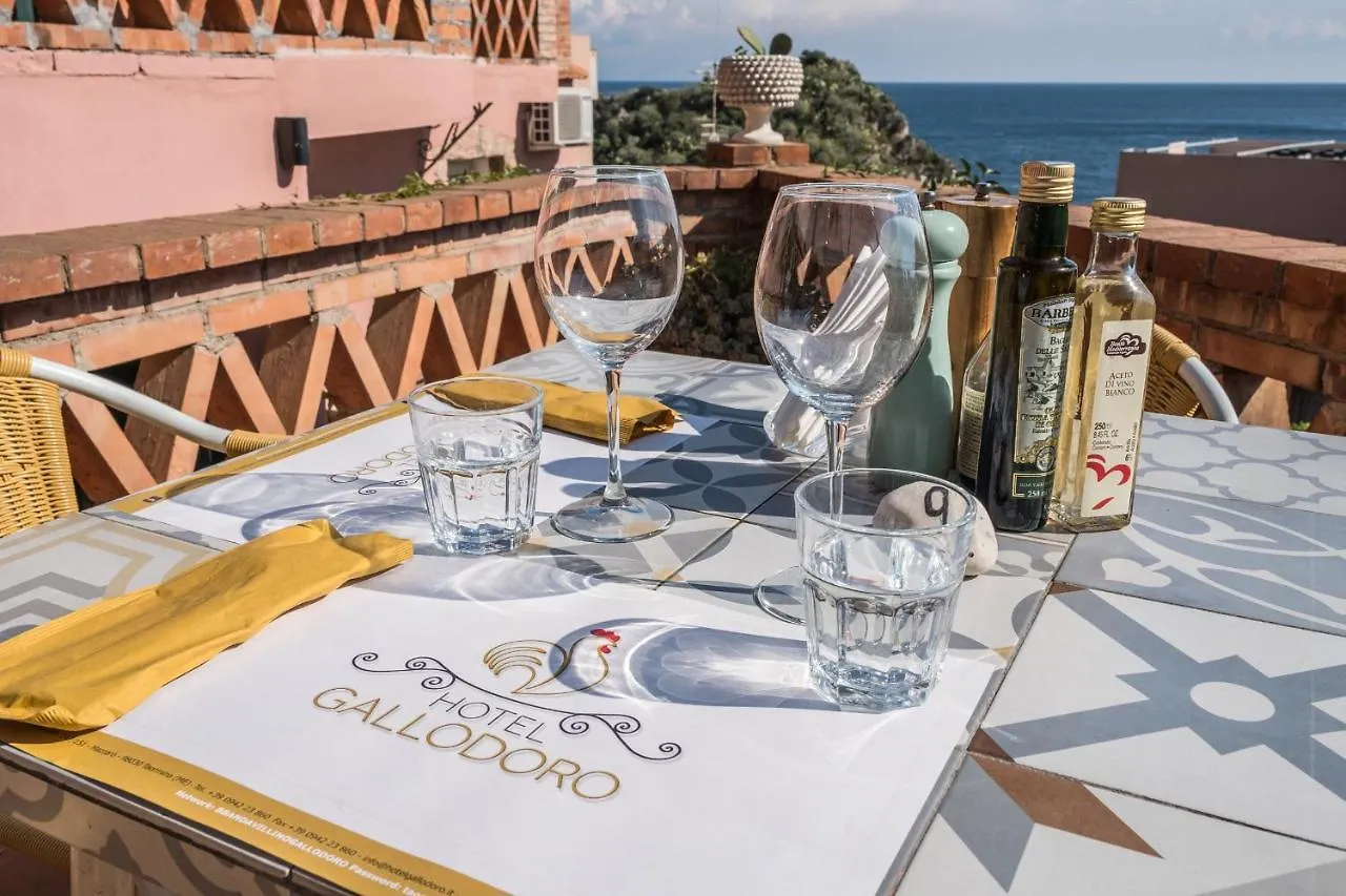 Hotel Villino Gallodoro タオルミーナ 2*,  イタリア