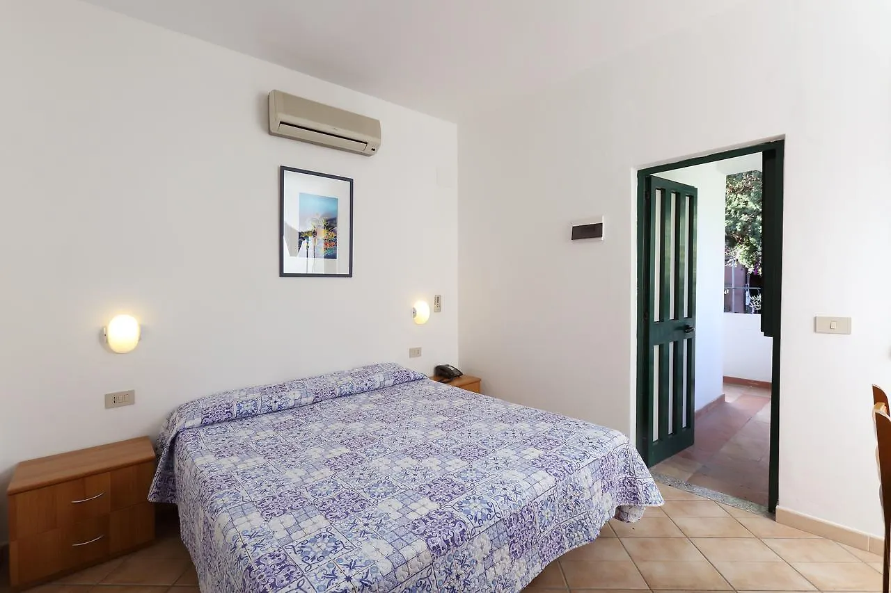 Hotel Villino Gallodoro タオルミーナ 2*,  イタリア